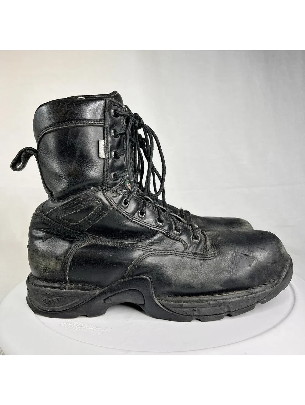 Danner Striker II EMS 8” Black Leather, 8 in tall boots. Men's 9.5